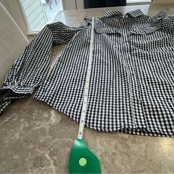Bleuh small print checkered top size medium - Picture 9 of 10
